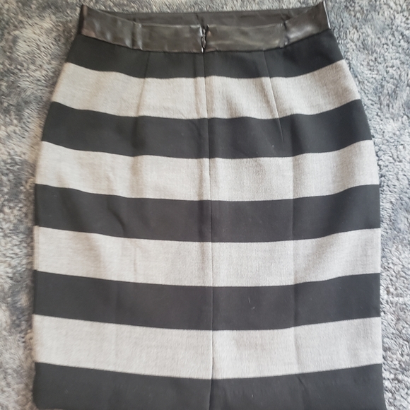 Striped Career Skirt by de Collection sz S - Picture 3 of 3